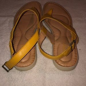 born taylor sandal
